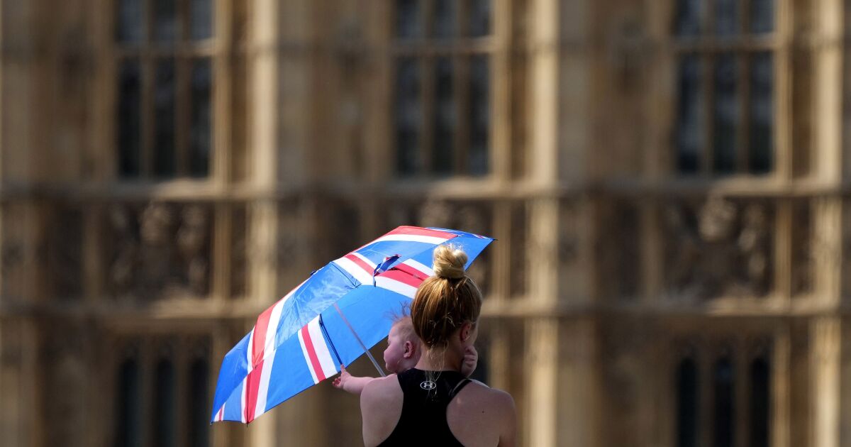 Reino Unido quebra recorde de temperatura mais alta;  a europa está queimando