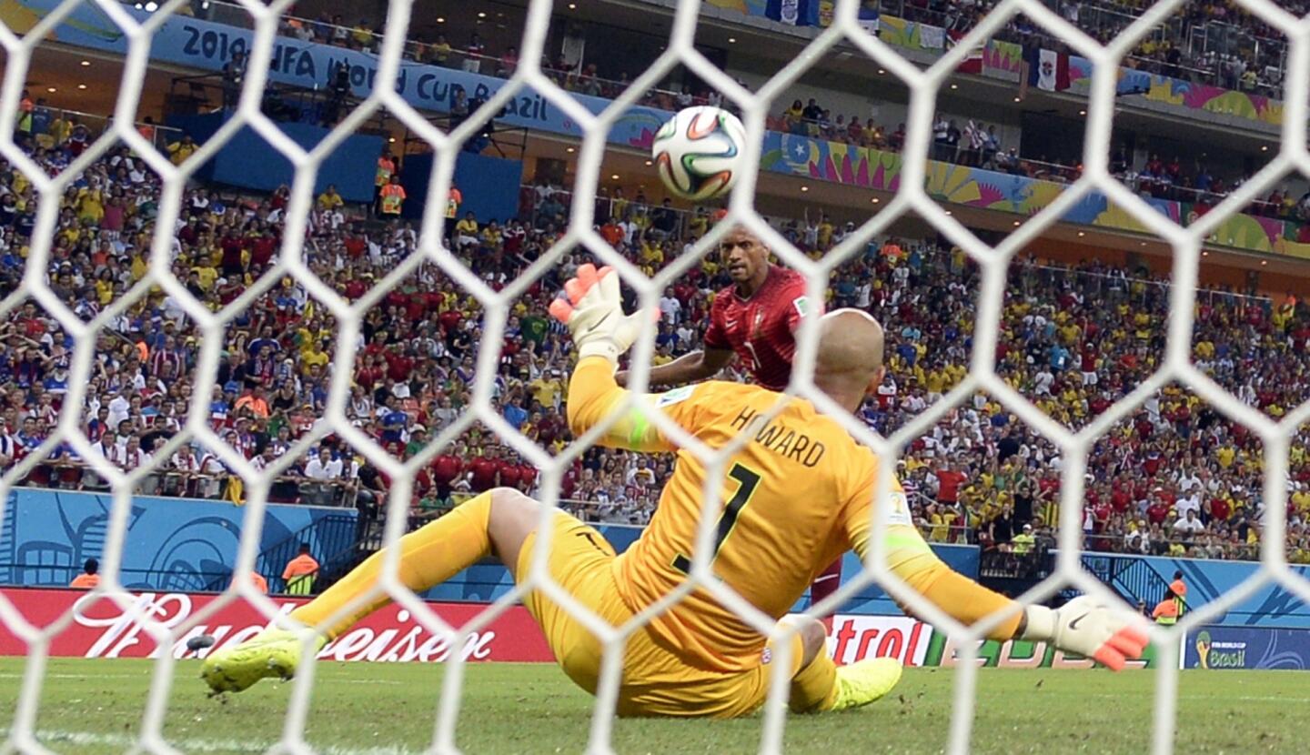 Nani, Tim Howard