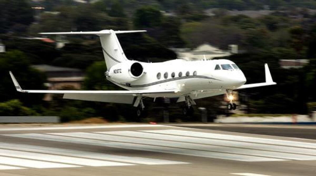 A Gulfstream IV comes in for a landing at Santa Monica Municipal Airport. Local leaders and the Federal Aviation Administration are locked in a legal battle over the citys unprecedented attempt to ban such high-performance jets for safety reasons.