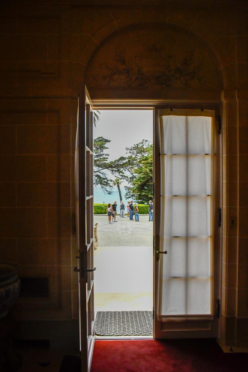 A tour group waits to enter Santa Barbara's Bellosguardo Estate.