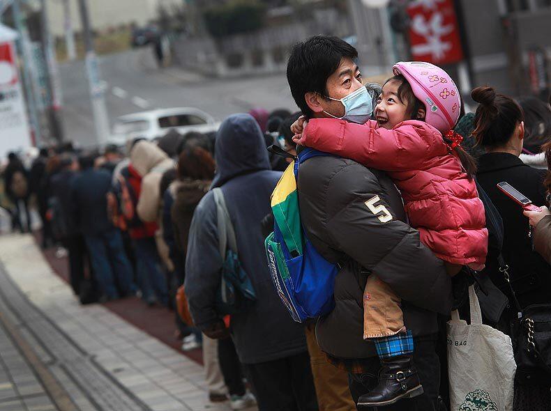 la-japan-quake-people06