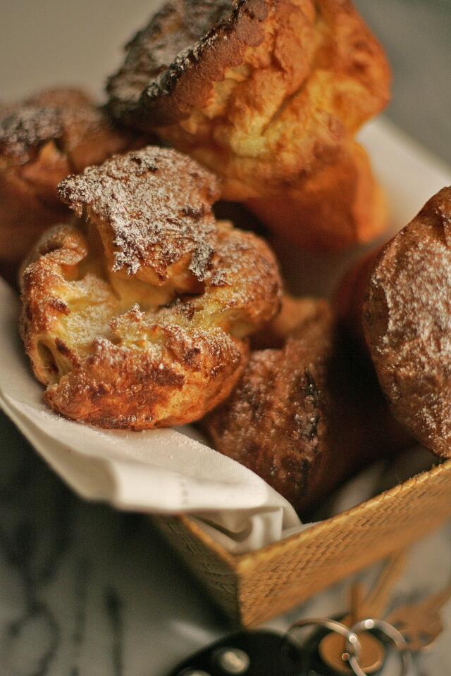 Popovers with lemon