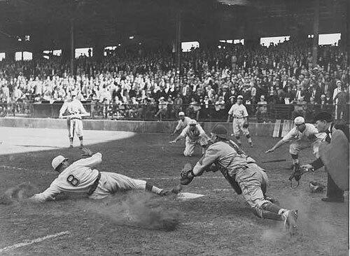 THE WAY IT WAS, THE WAY IT IS A Hollywood Star player slides into home on a close play during a 1939 game. The arrival of the immediately successful Dodgers in 1958 helped usher the Stars from the hearts of Los Angeles fans.