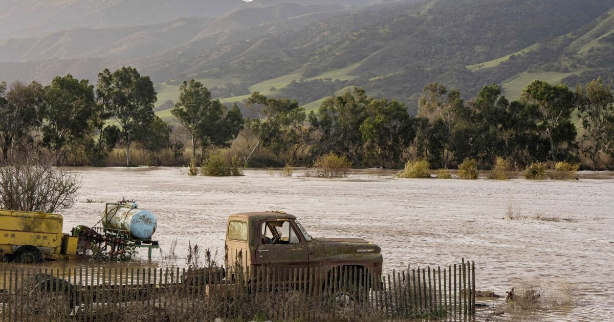 Evacuations, flood fears amid new Northern California storms Los