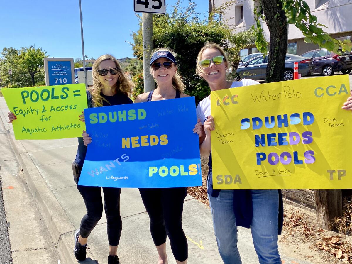 Pool supporters at the district office.