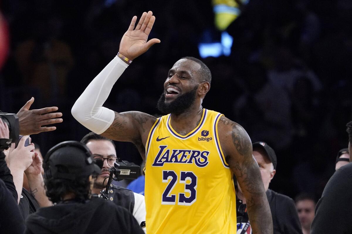 LeBron James returning to city where he made a dazzling debut - Los Angeles  Times