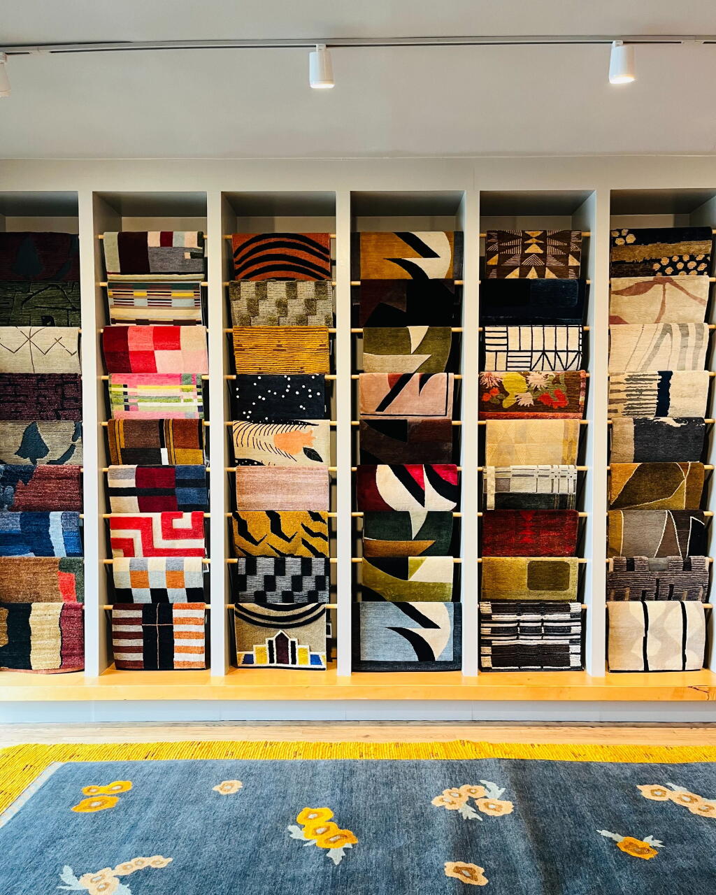 Local Rug Store Interior designers share where they shop for rugs in Los Angeles - Los ...