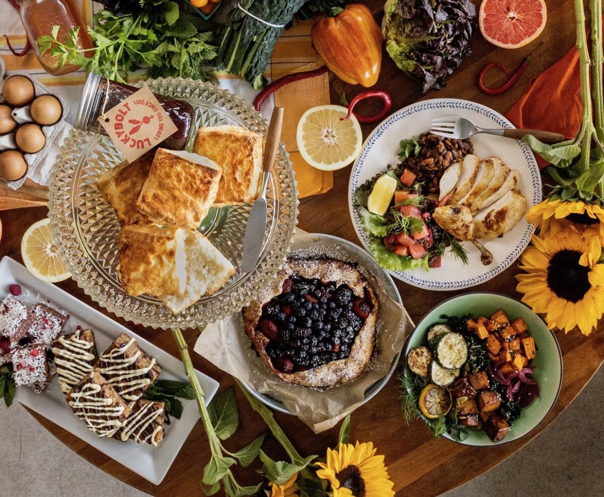 LuckyBolt offers fresh San Diego-sourced meals and groceries.