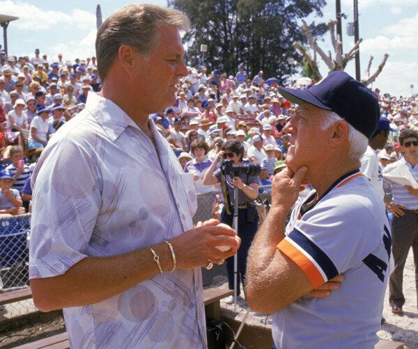Detroit Tigers manager Sparky Anderson talks with former Brooklyn/Los Angeles Dodgers pitcher Don Drysdale.