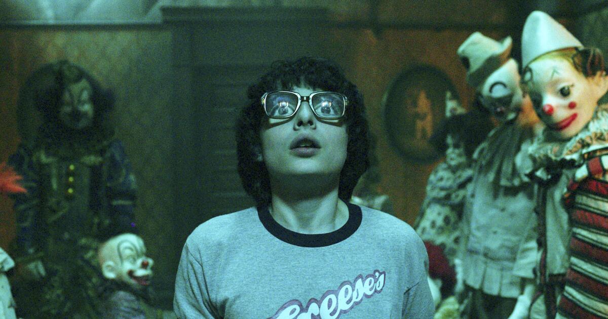 Finn Wolfhard Shares His Texts From The It And Stranger Things Gang Los Angeles Times