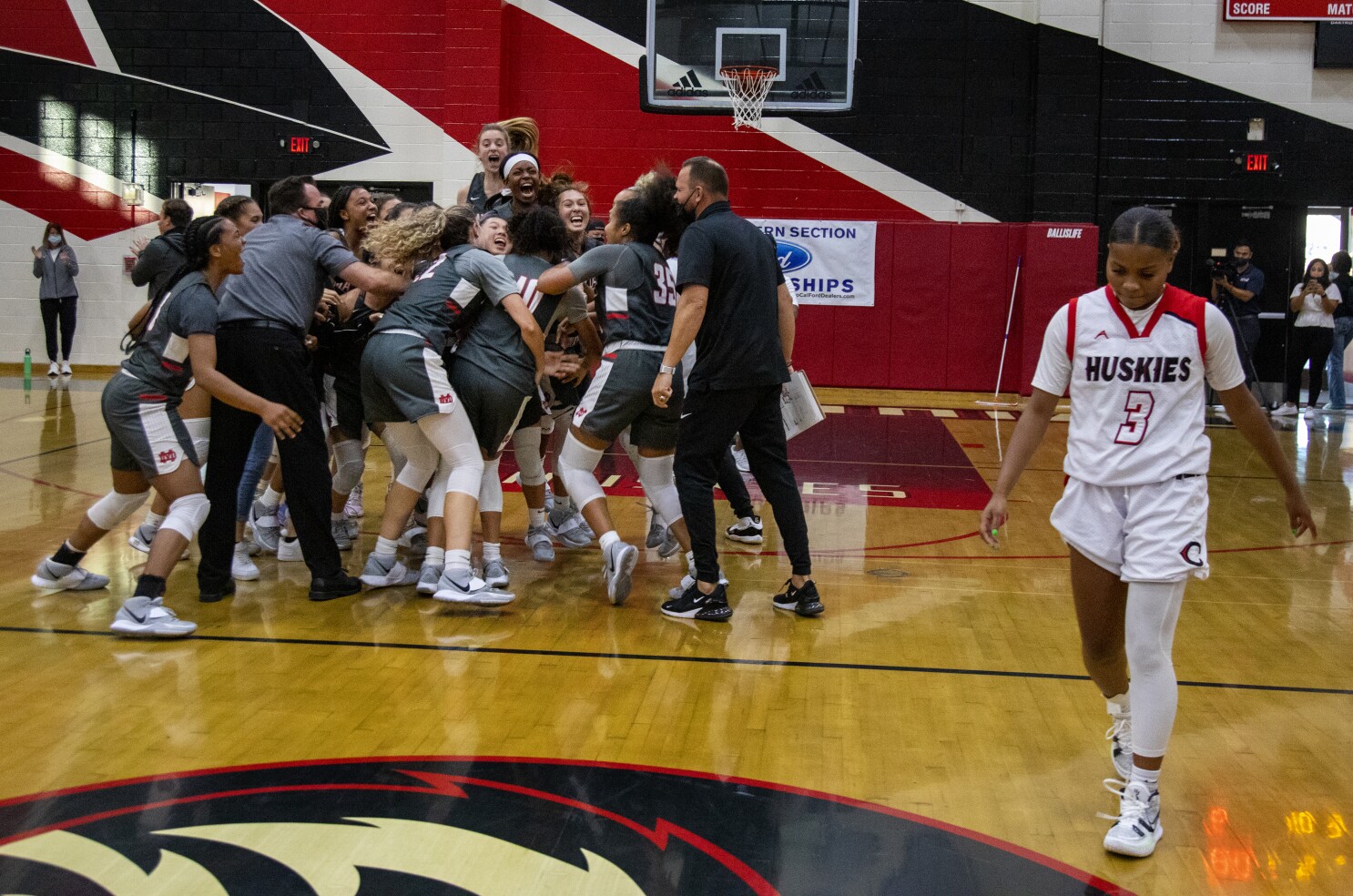 Mater Dei Girls Top Corona Centennial With Last Second Shot In Overtime Los Angeles Times Mater Dei Girls Top Corona Centennial With Last Second Shot In Overtime Los Angeles Times