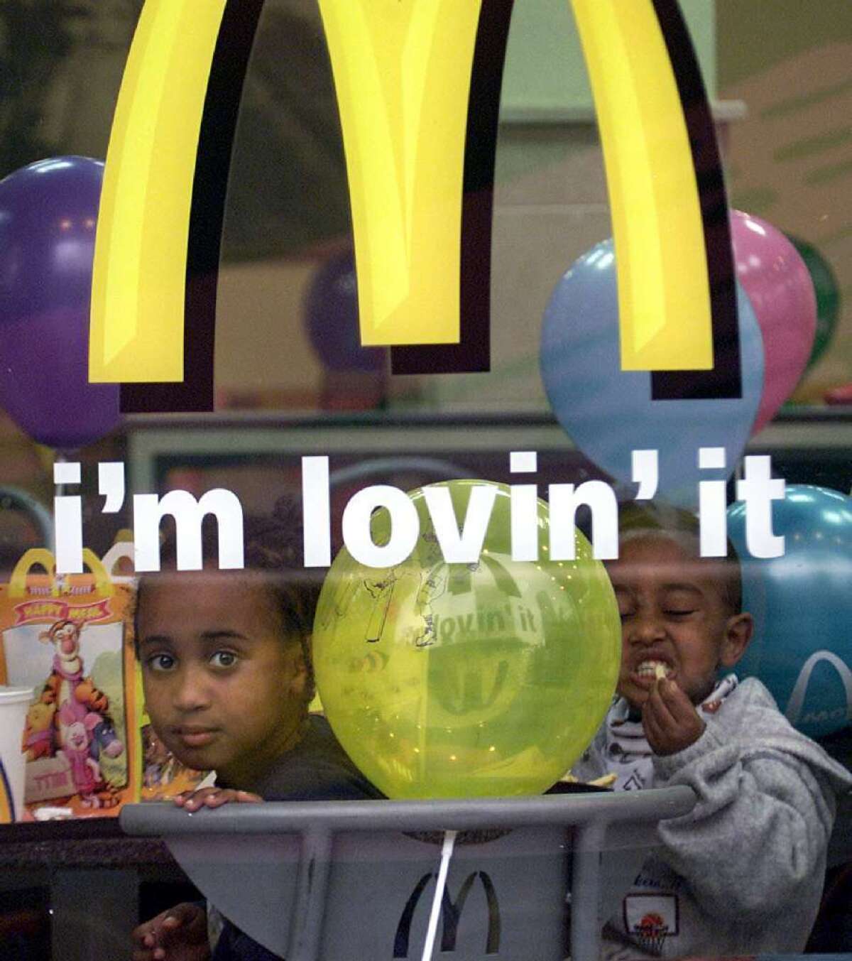 If you closed all the fast-food restaurants, would fewer U.S. kids be fat? A new study says no.