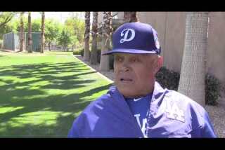 Dodgers legend Maury Wills instructs players at spring training