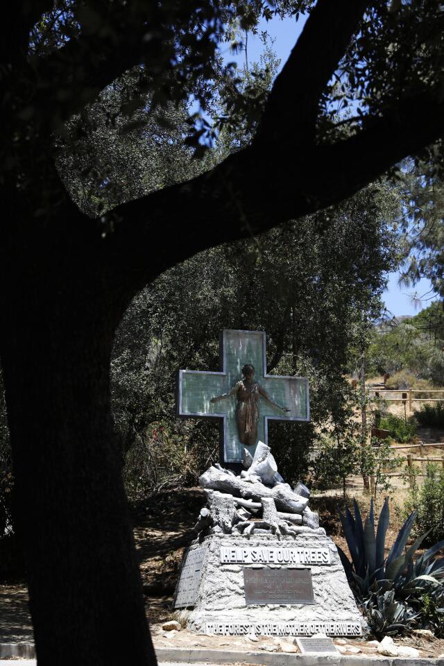 A stroll on a summer day through Glendale's Brand Park