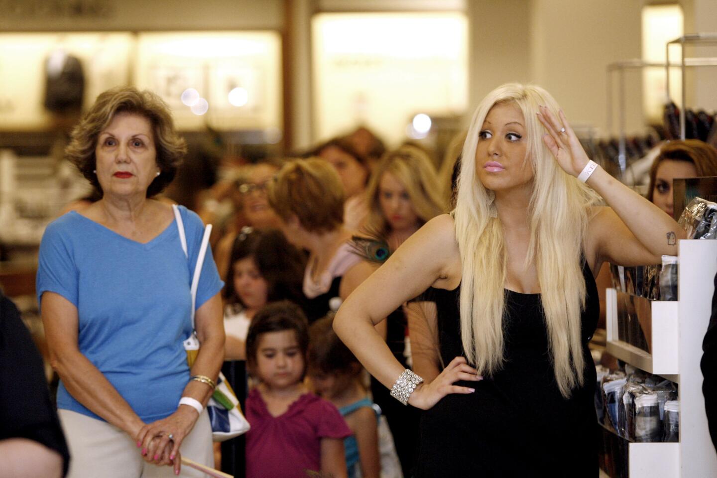 Photo Gallery: TV star Nicole Richie makes appearance at Glendale Galleria Macy's
