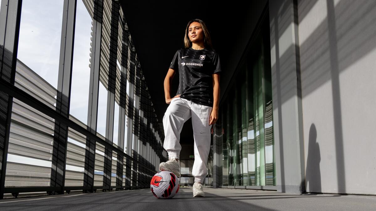 From youth football to World Cup: US teen Alyssa Thompson takes spotlight