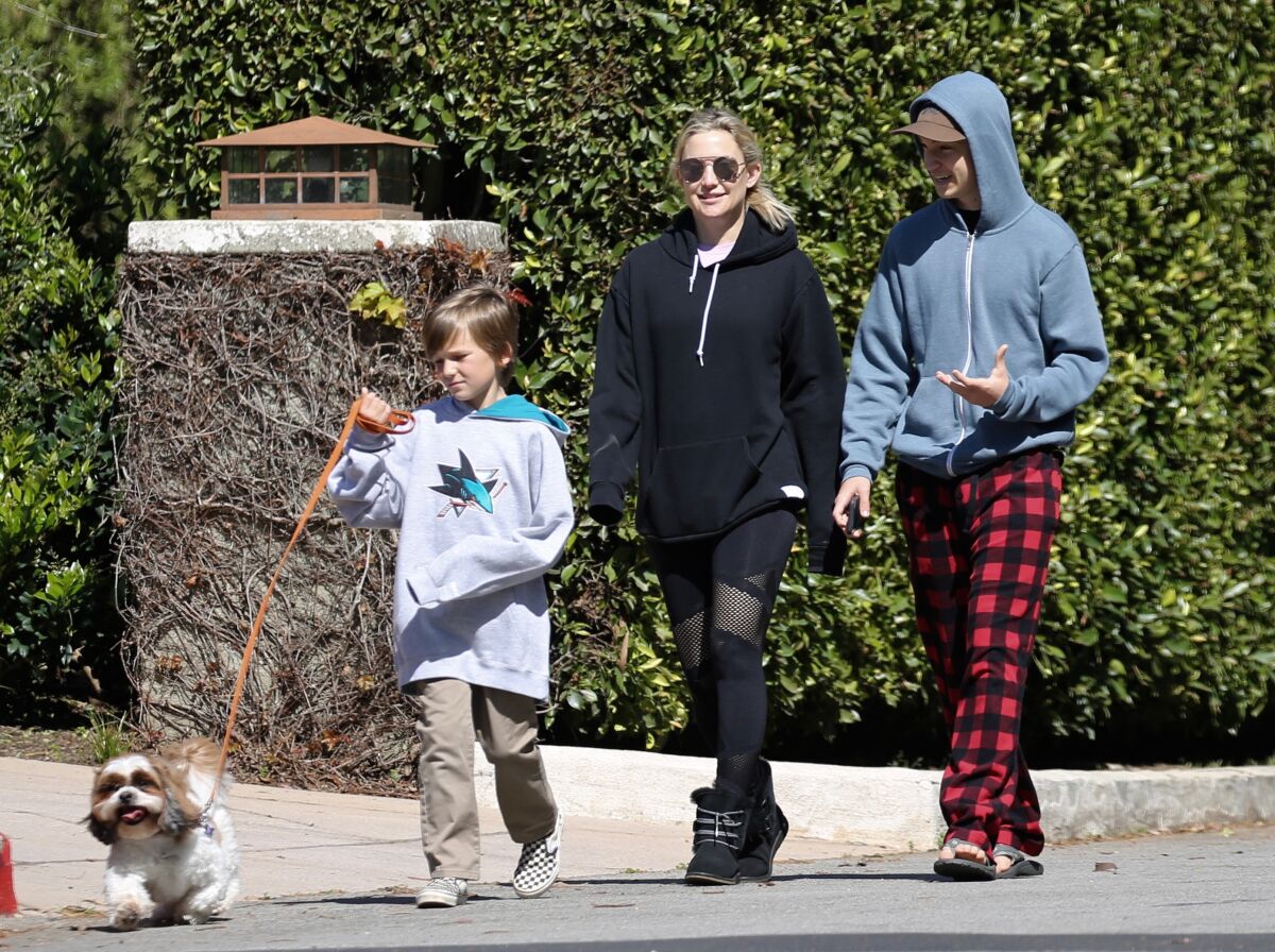 Kate Hudson and family