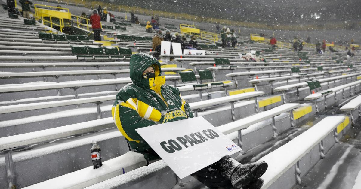 Packers NFL playoff weather at Lambeau could have snow, cold front