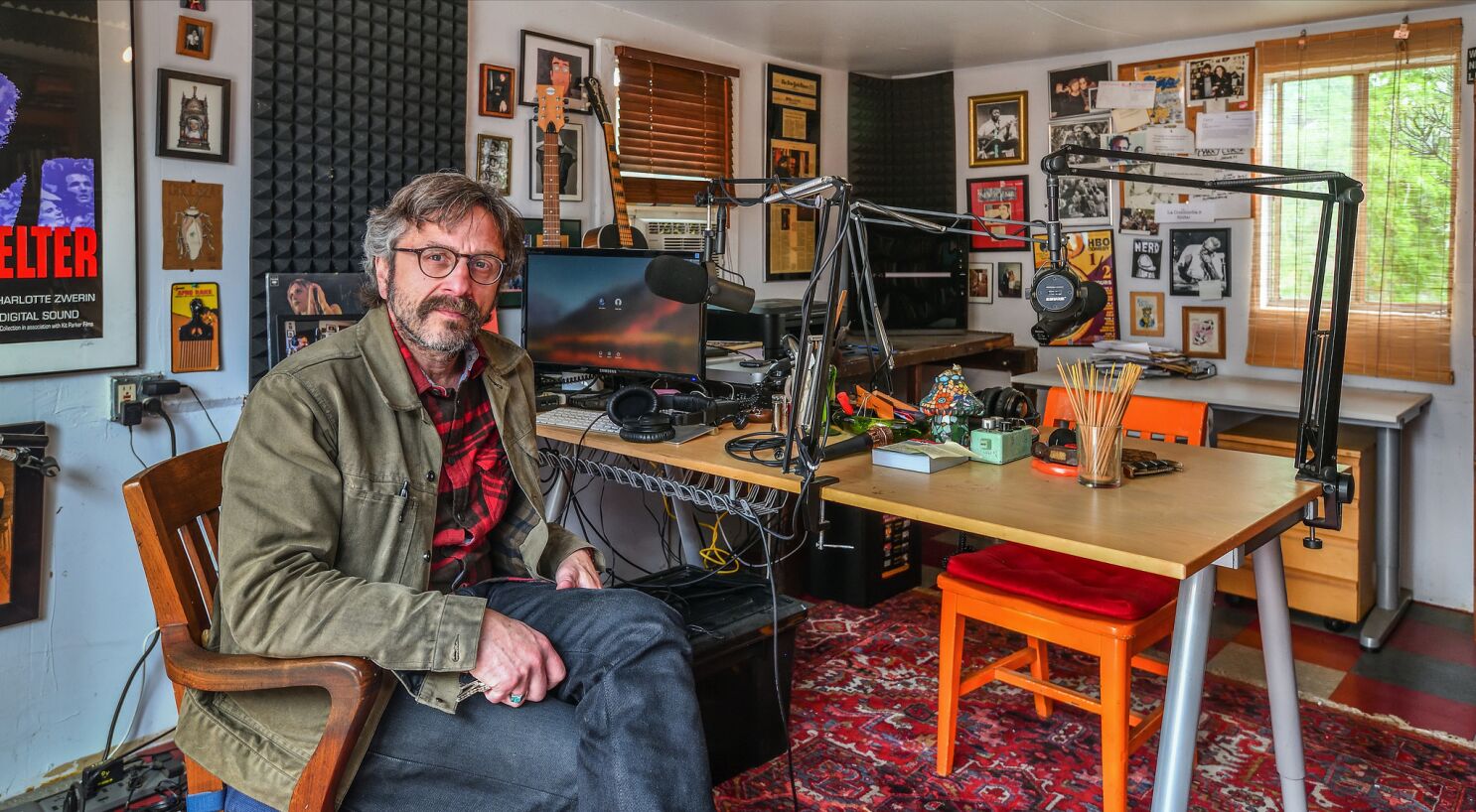 Marc Maron sells home and iconic podcasting garage for way over his asking  price - Los Angeles Times