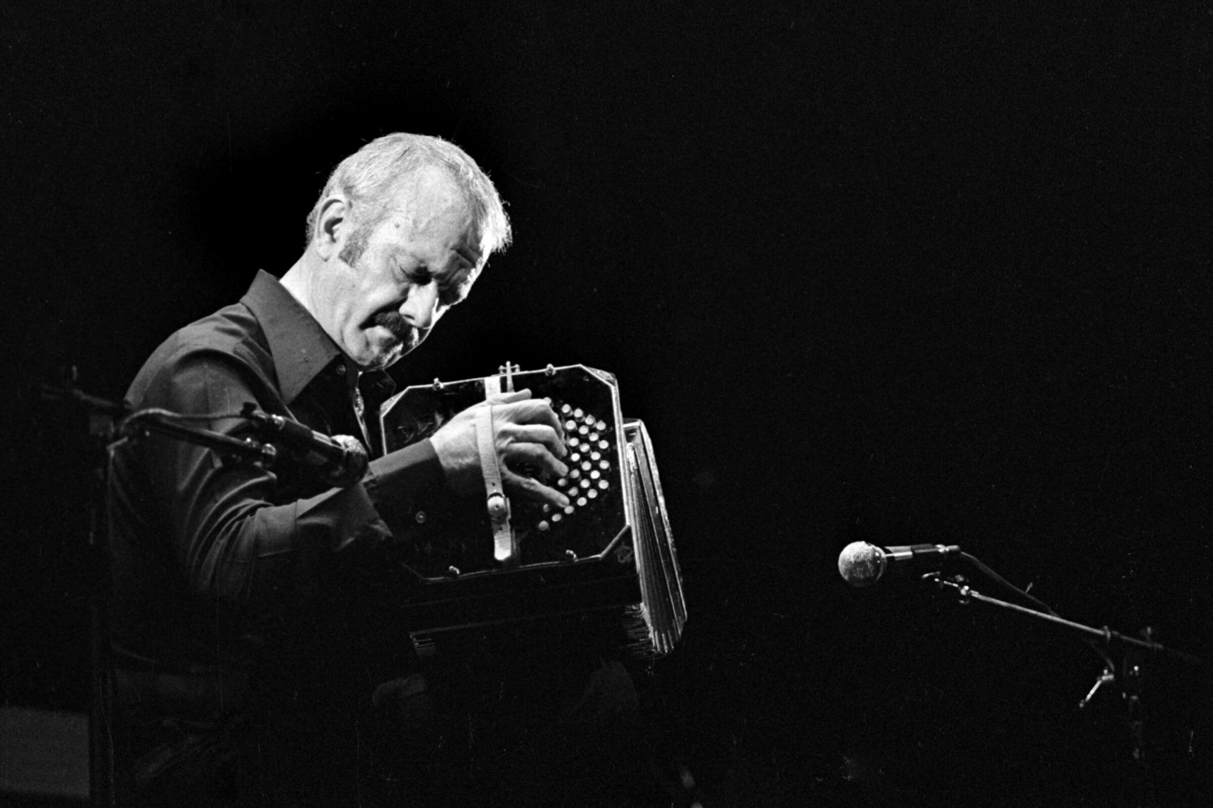 Astor Piazzolla plays the bandoneón.
