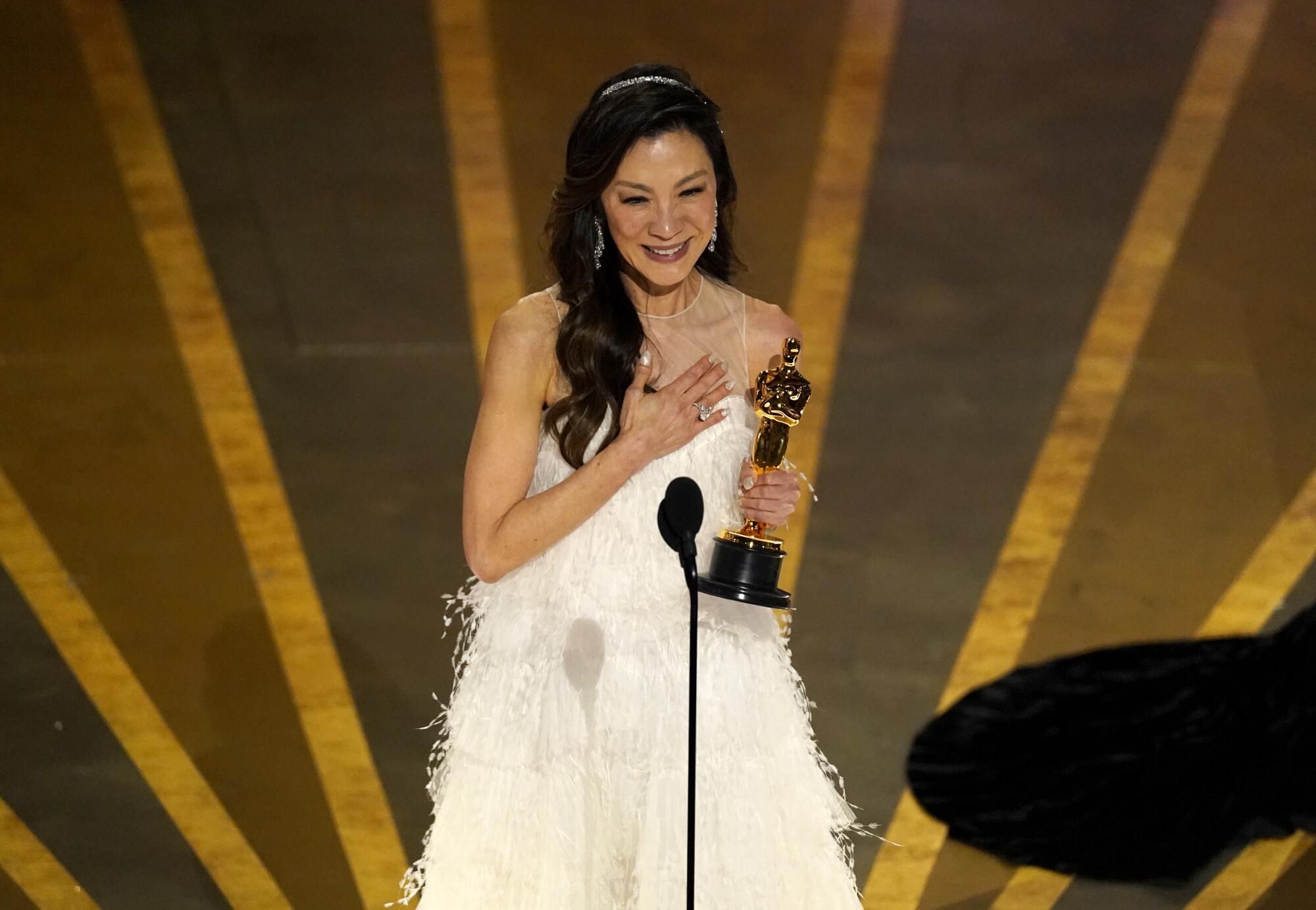 Michelle Yeoh se adjudicó el premio a actriz principal.