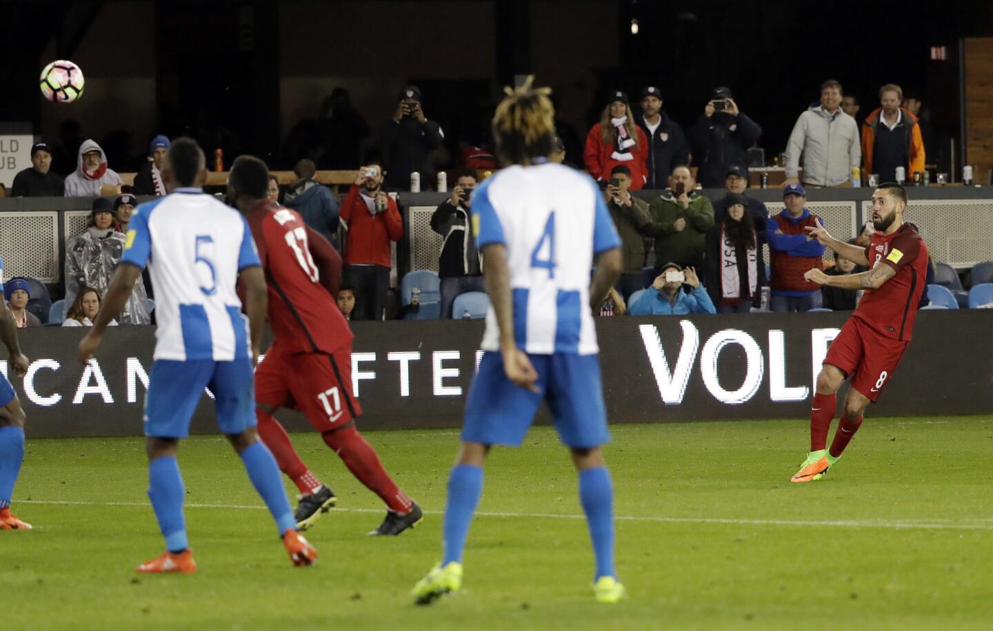 United States' Clint Dempsey, right, scores on a free kick against Honduras during the second half of a World Cup qualifying soccer match Friday, March 24, 2017, in San Jose, Calif. (AP Photo/Marcio Jose Sanchez)