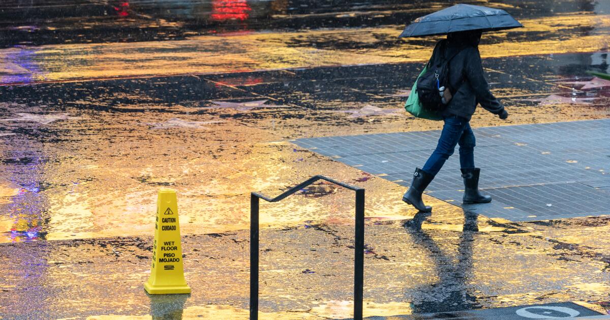 Tempestade na Califórnia fecha estradas e emite alertas de enchentes. Veja quanto tempo vai durar