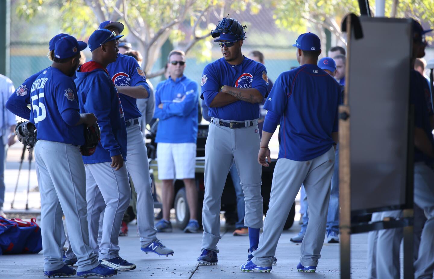 ct-cubs-arrive-at-spring-training-photos-018