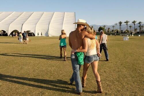 Stagecoach: Fans on the field