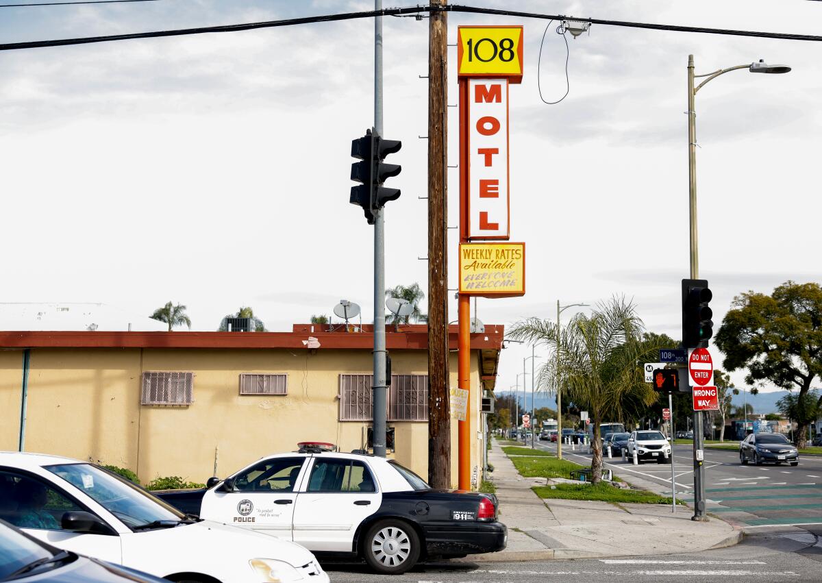 Le conseil municipal de Los Angeles votera pour verrouiller et monter à bord du 108 Motel dans le sud de Los Angeles en raison d'arrestations quotidiennes, de trafic sexuel et d'autres crimes.