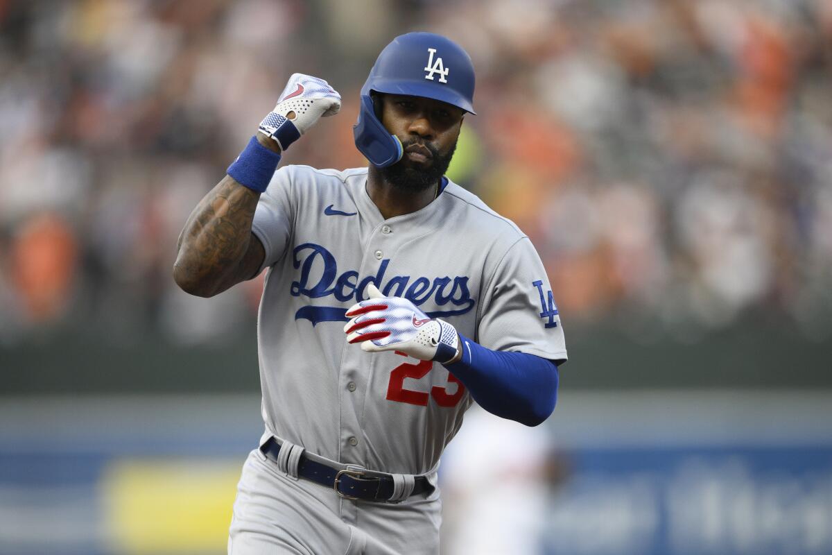 Jason Heyward hits a 3-run homer as the Dodgers rout the Orioles