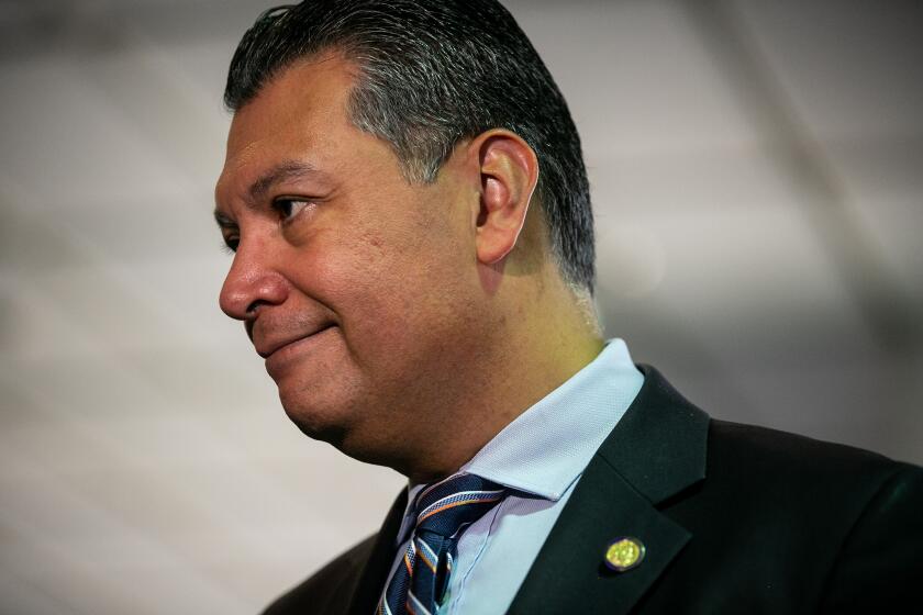 Secretario de Estado de California, Alex Padilla.