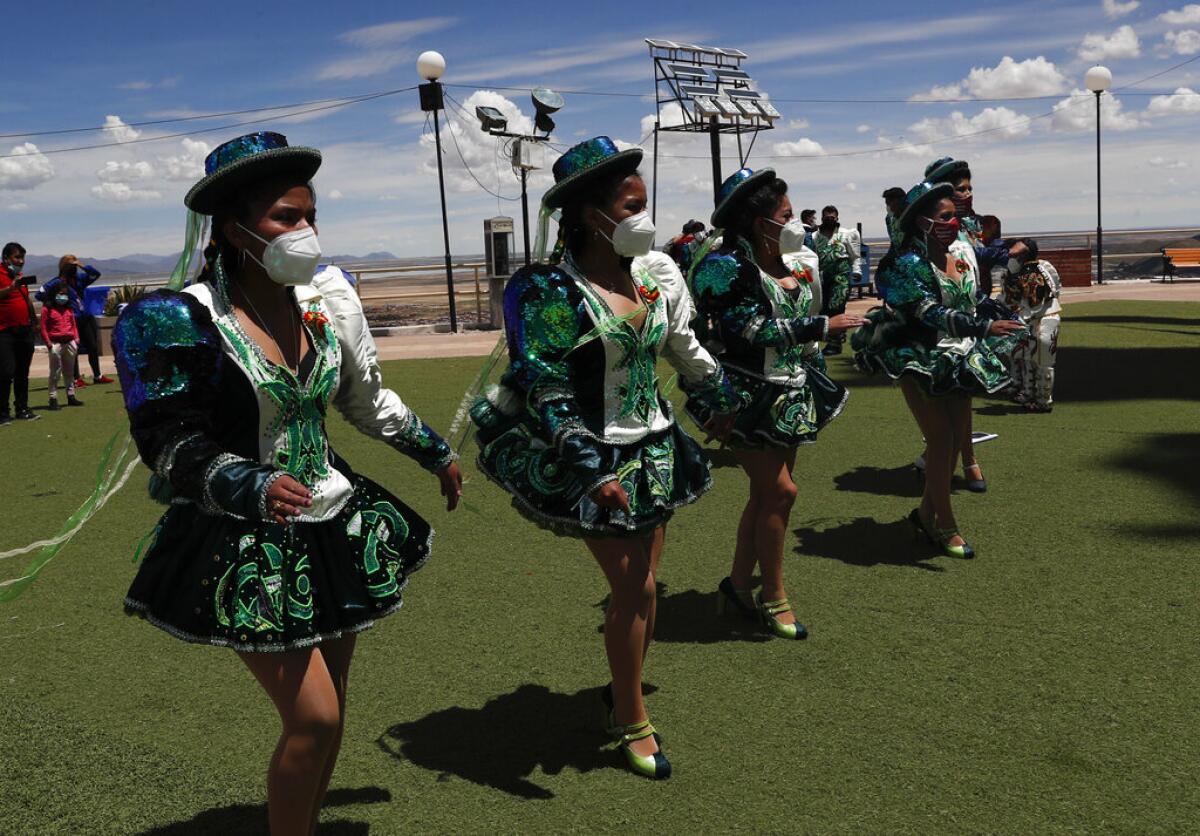 Las bailarinas de Caporales