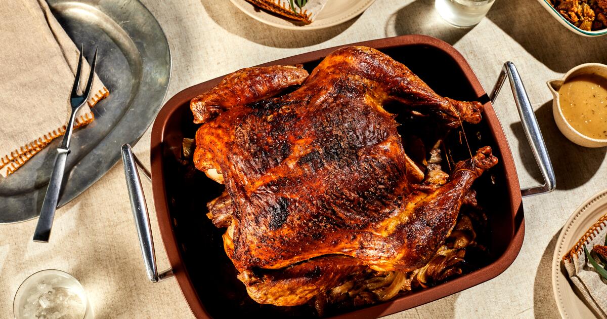 How to choose the best turkey roasting pan for the holidays (and beyond)
