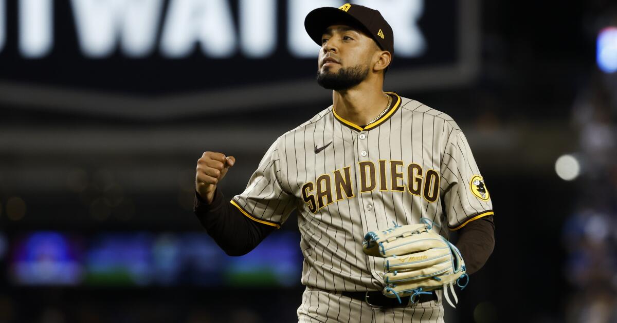 Martinez opts out of contract with Padres to become free agent