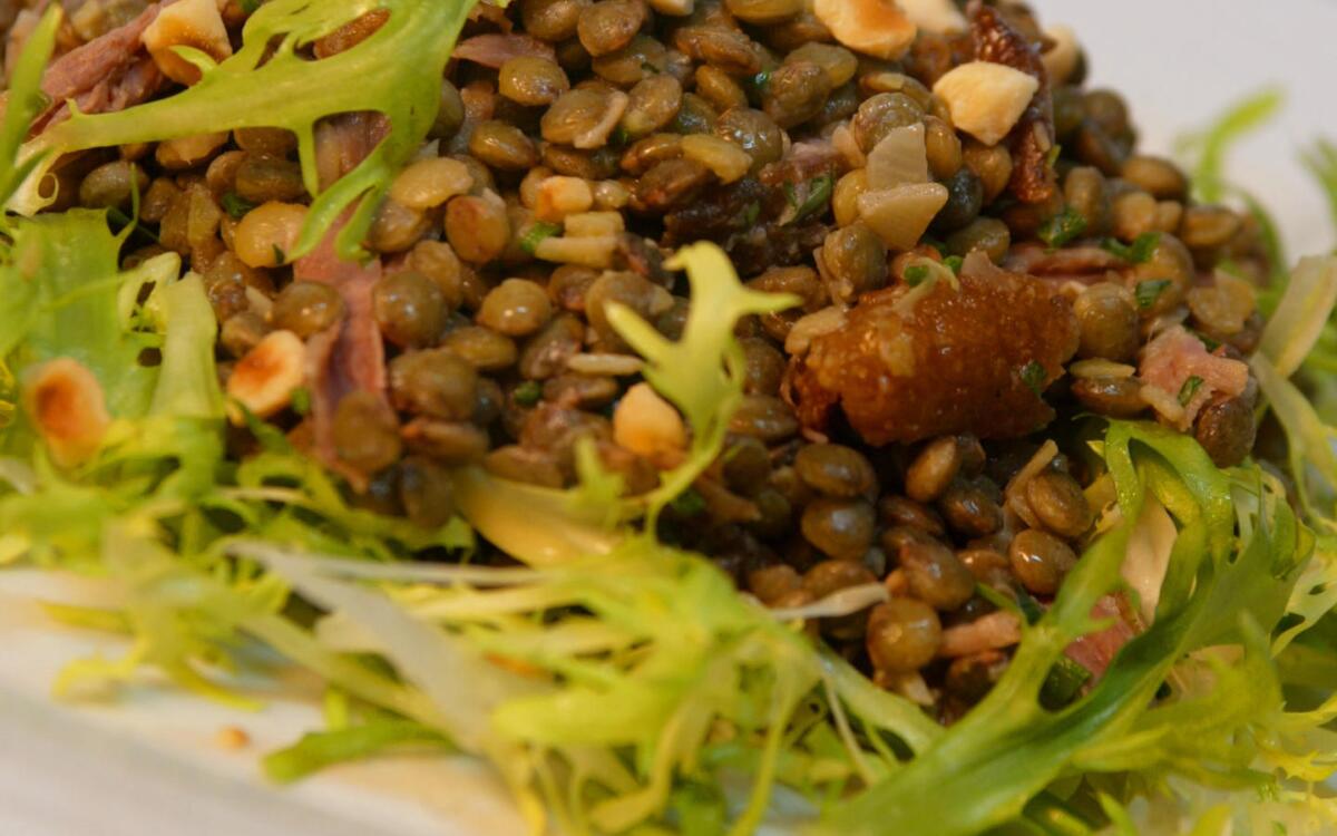 Lentil and duck salad with hazelnut dressing