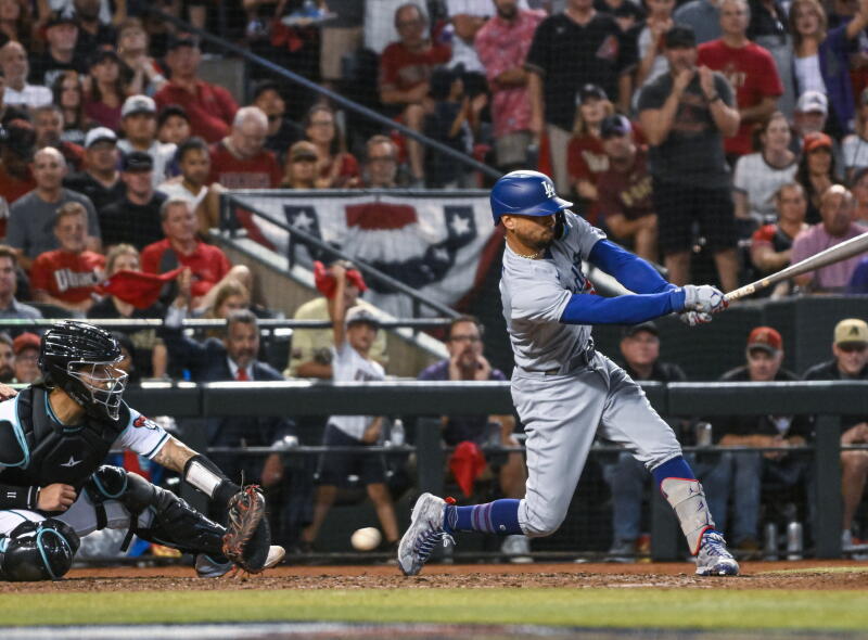 Betts, NLDS'nin 3. Oyununun sekizinci vuruşunda öne çıkıyor.