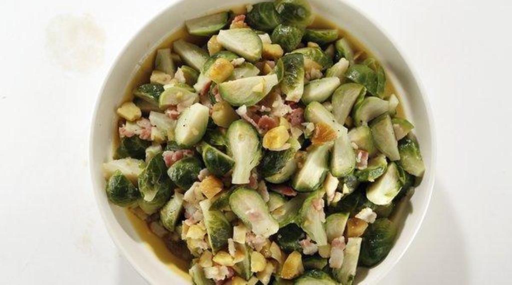 Brussels sprouts, bacon and chestnuts. What could go wrong? Recipe: Brussels sprouts braised with bacon and chestnuts
