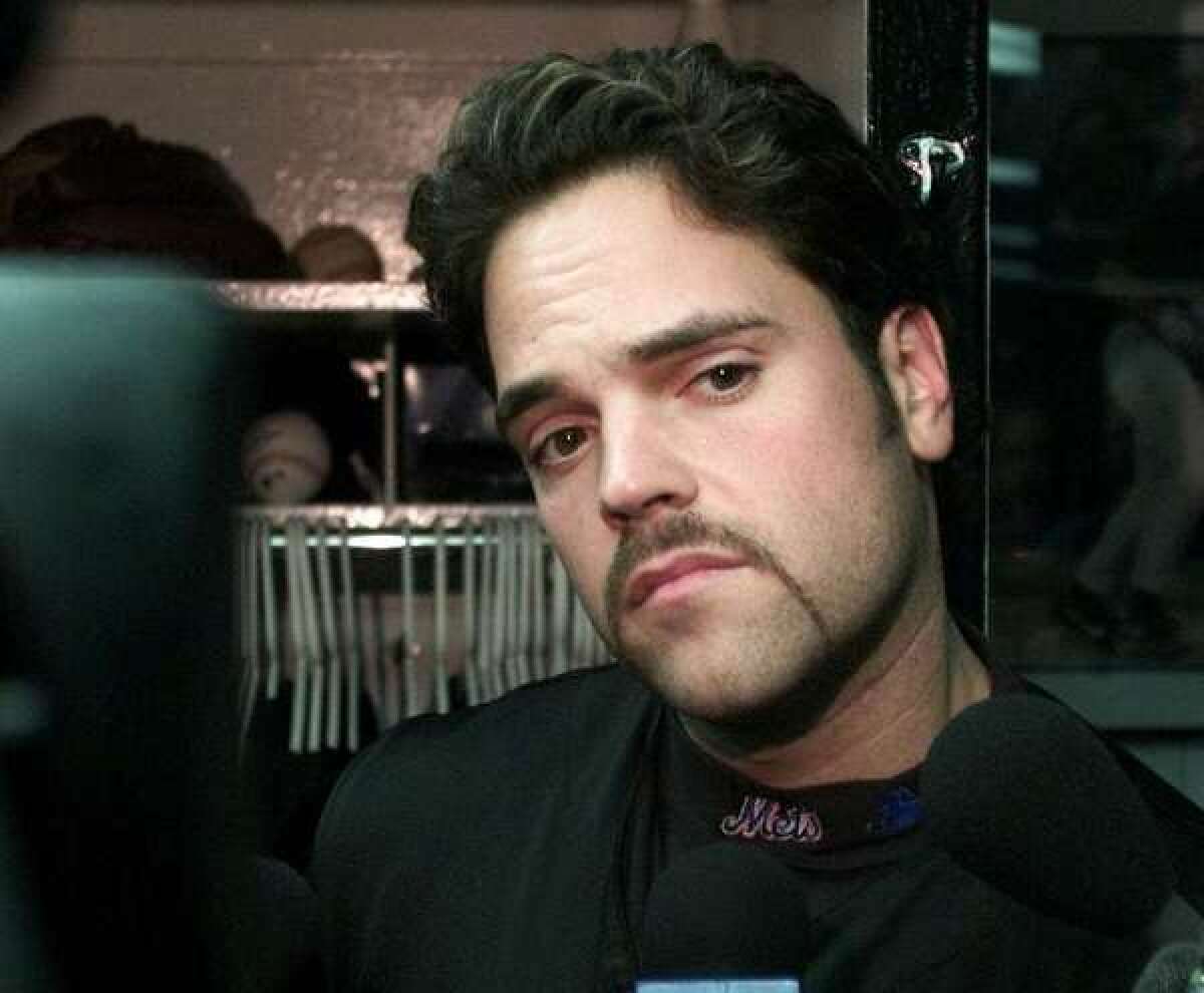 Apparently, Mike Piazza is not a fan of Vin Scully.