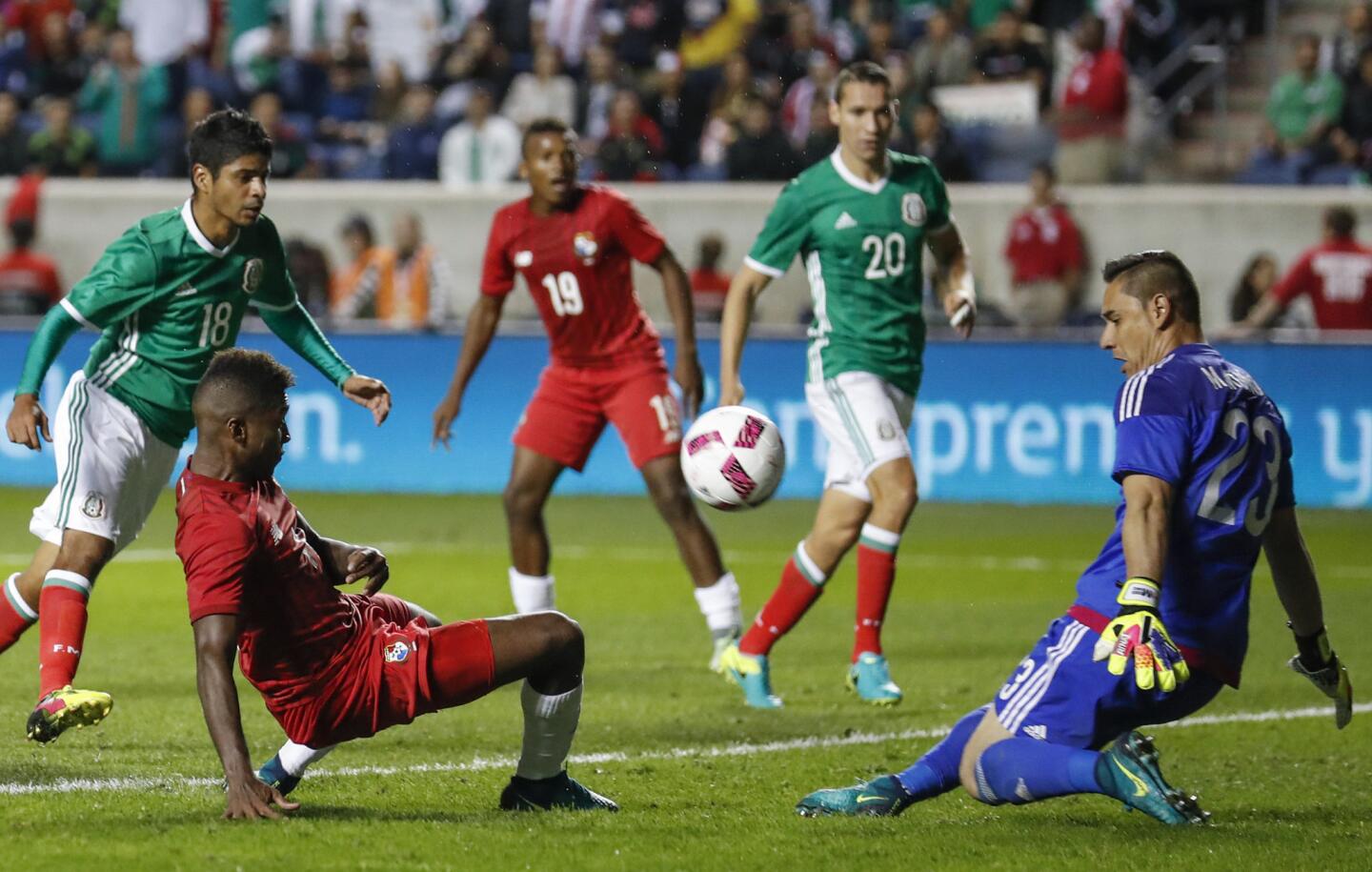 México 1-0 Panamá