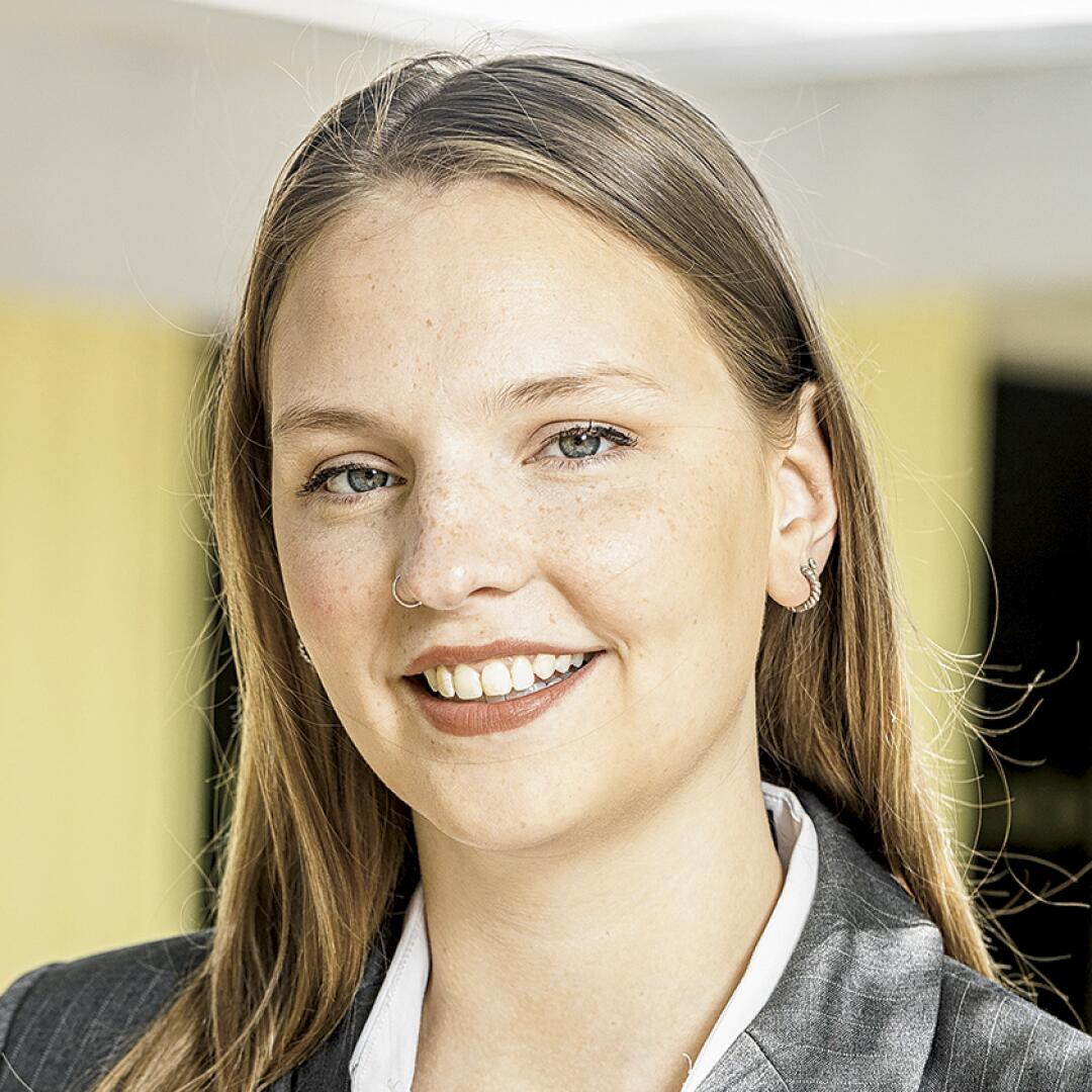 Hannah Rauch Hannah Rauch - Senior Associate | Avenue Z - Los Angeles Times