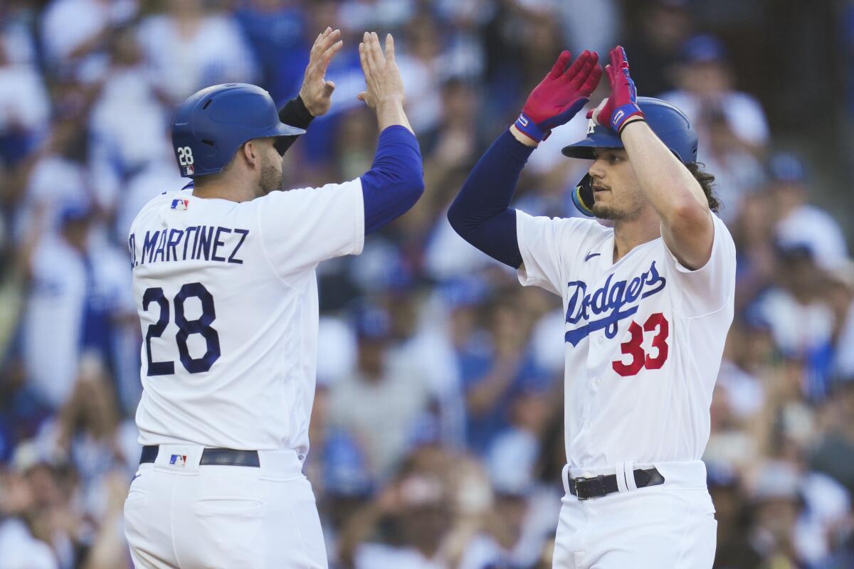 MLB roundup: Giants topple Dodgers to stay hot on road