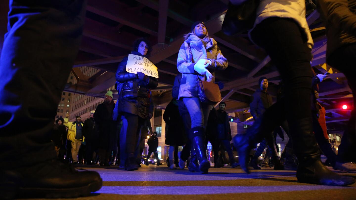 chi-ferguson-protest-in-the-loop-20141124-034