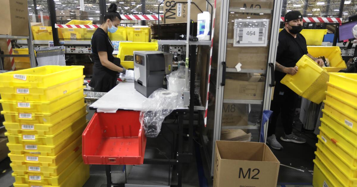 Amazon workers at fulfillment center in Moreno Valley announce union drive