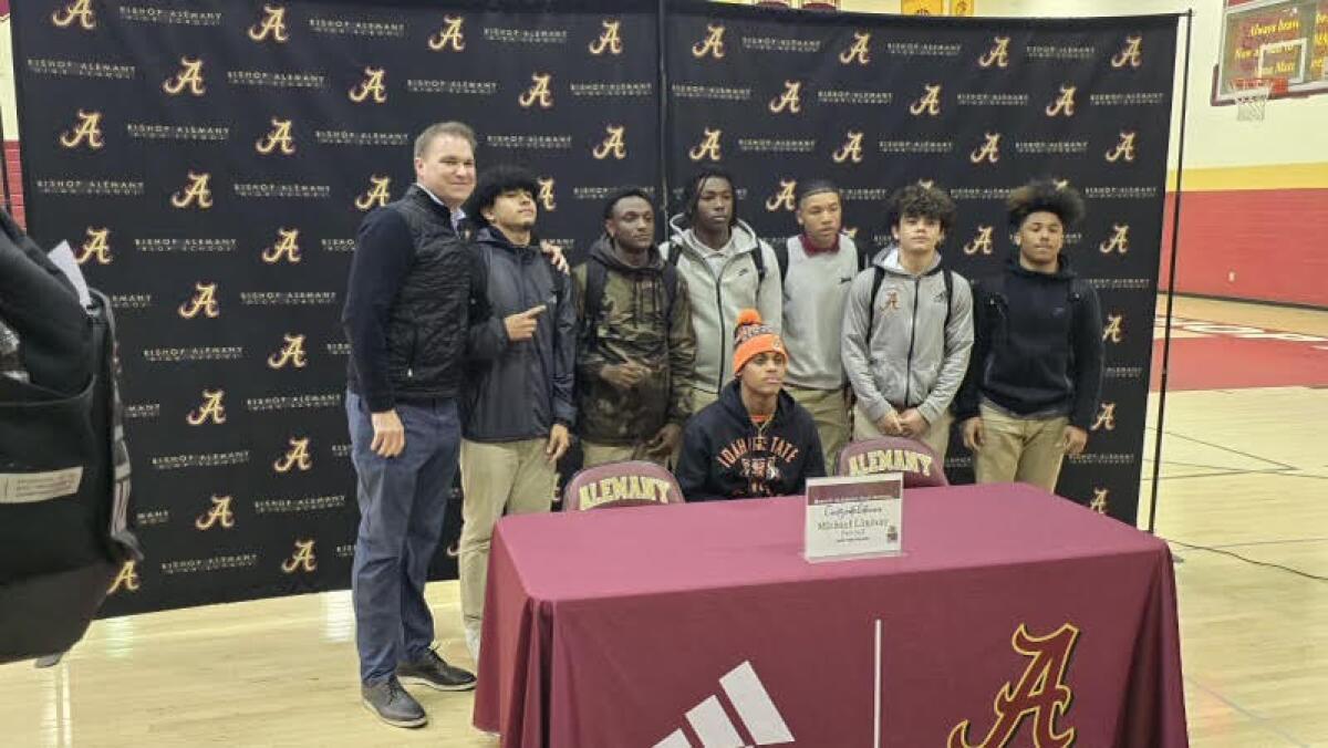 Bishop Alemany defensive back Mike Lindsay signed with Idaho State on Wednesday.