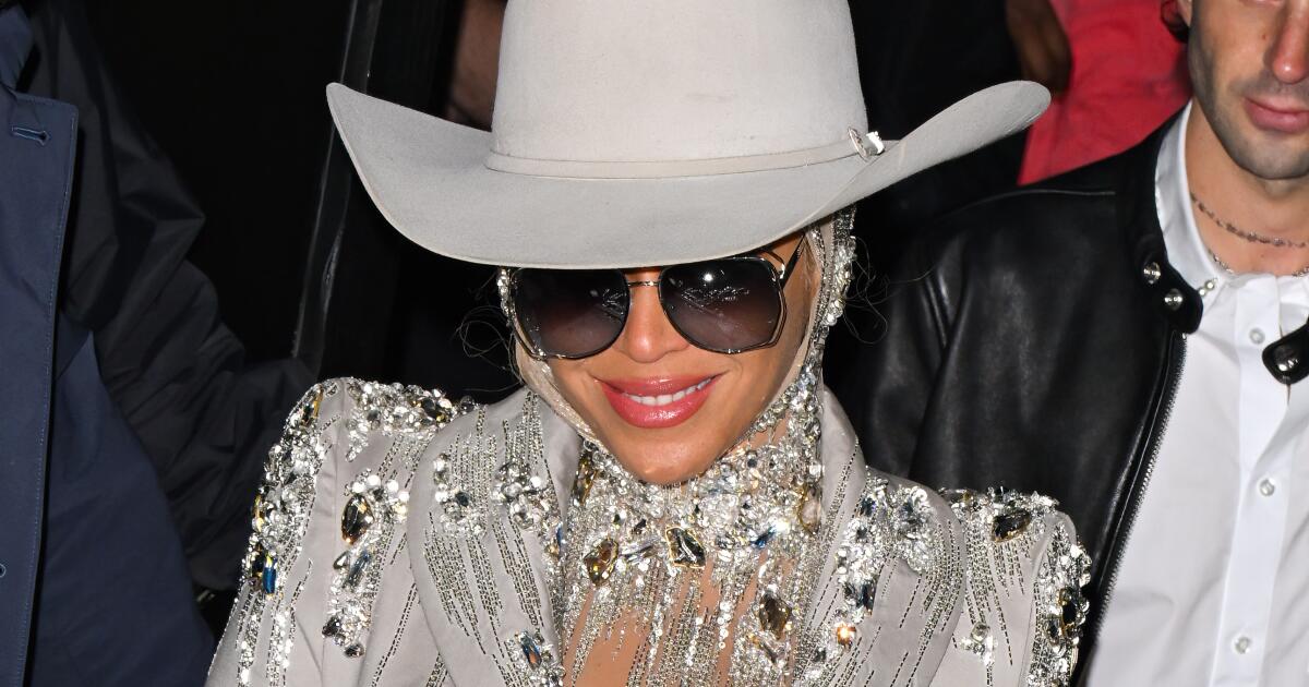 Hold ’em! Beyoncé makes history as she tops Billboard's country-music chart