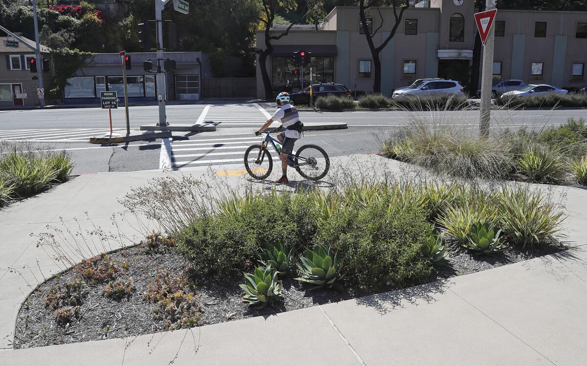 Laguna Beach announced the completion of the Village Entrance Project, which will enhance pedestrian safety, circulation, improved traffic flow and provides new public open space.