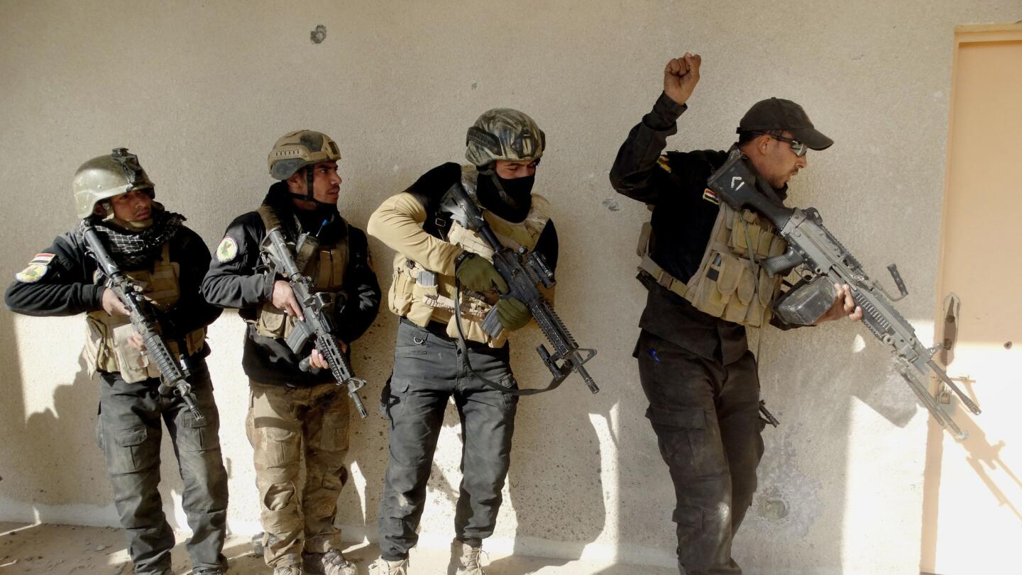 Iraqis fight the Islamic State