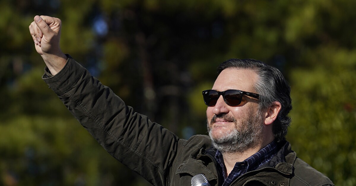 Ted Cruz hace la película completa de villano con Cowardly Flight to Cancún Ted Cruz hace la película completa de villano con Cowardly Flight to Cancún