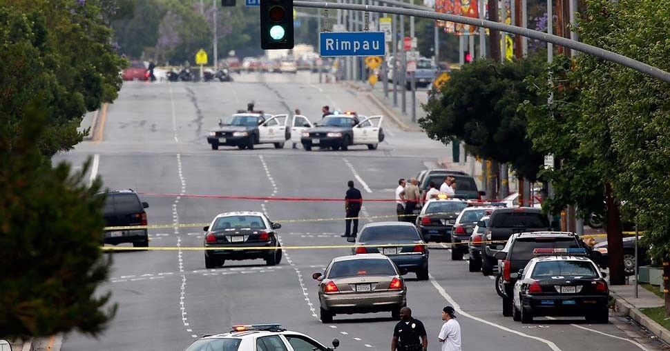 Gunman fires at LAPD detectives
